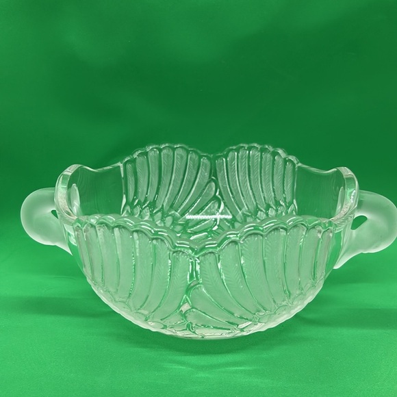 Vintage Mikasa Walther Frosted Crystal Double Headed Swan Centerpiece Bowl. - Picture 5 of 7
